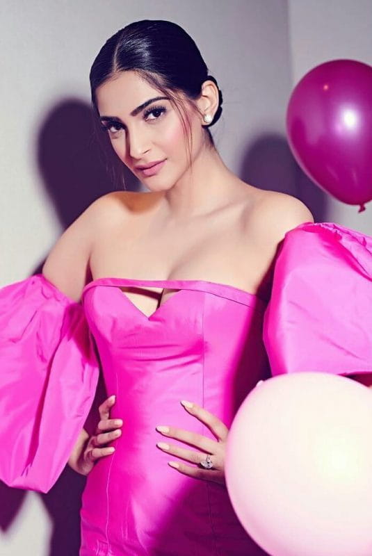 Sonam Kapoor hot