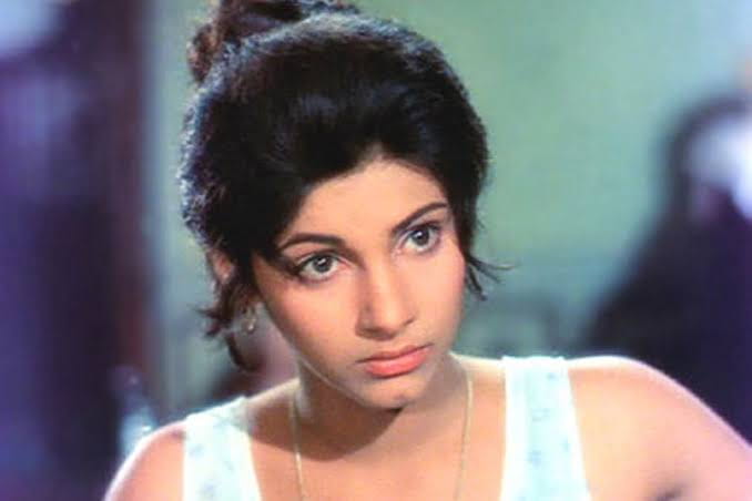 Dimple Kapadia Nargis 