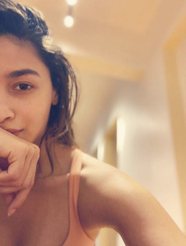 Alia Bhatt cute selfie