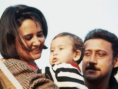 Jackie Shroff And Ayesha  with tiger Shroff