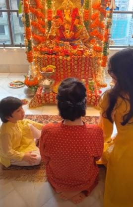 Kareena, Taimur & Karisma Kapoor Celebrate Ganesh Chaturthi