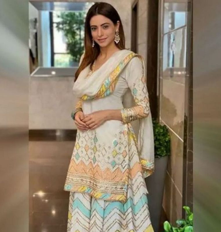 Aamna Sharif
