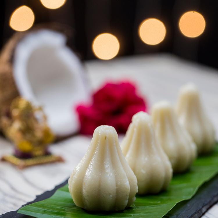 Rava modak
