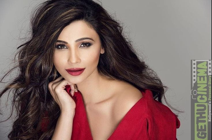 Daisy Shah
