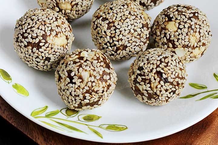 Dates-Sesame Laddu