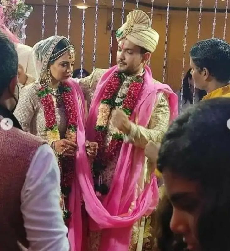 Aditya Narayan and Shweta Agarwal Wedding