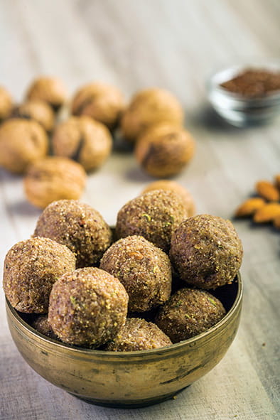Gud Ke Ladoo