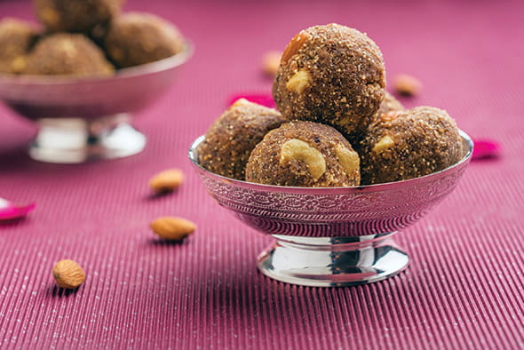 Sugar Free Date-Almond Laddu