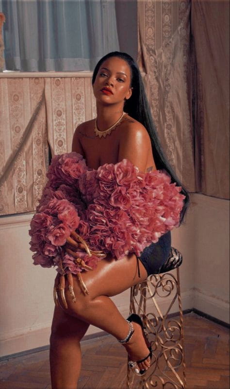 Rihanna topless photo