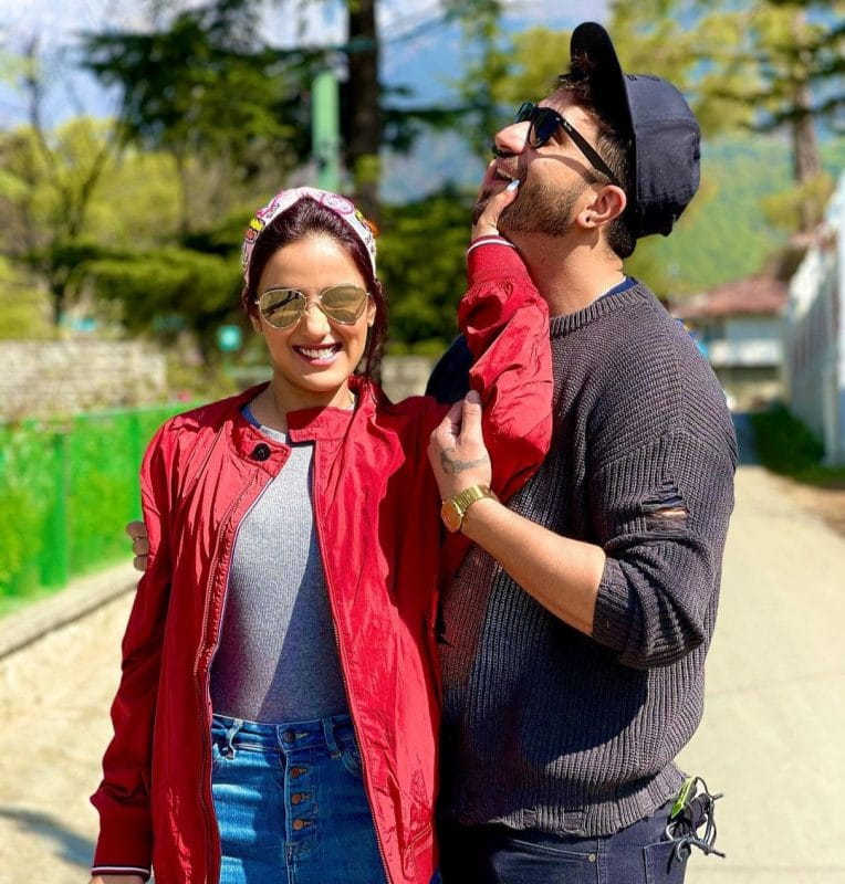 Jasmin Bhasin With Aly Goni