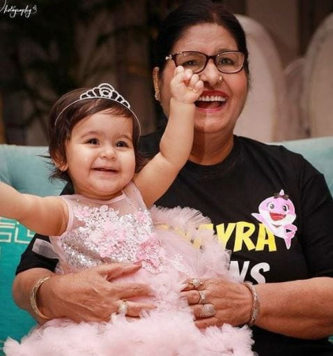 Kapil Sharma With Baby Anayra