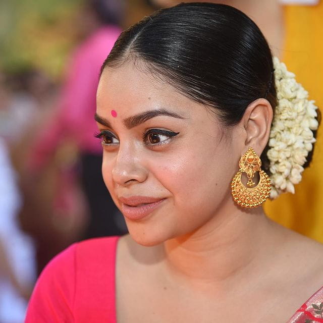 Sumona Chakravarti