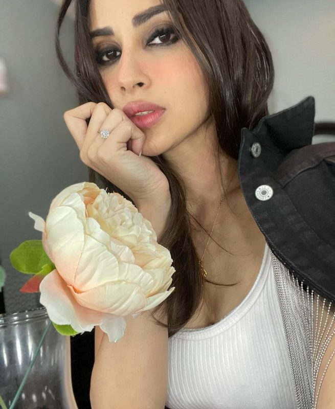 Mouni Roy