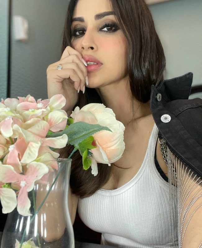 Mouni Roy