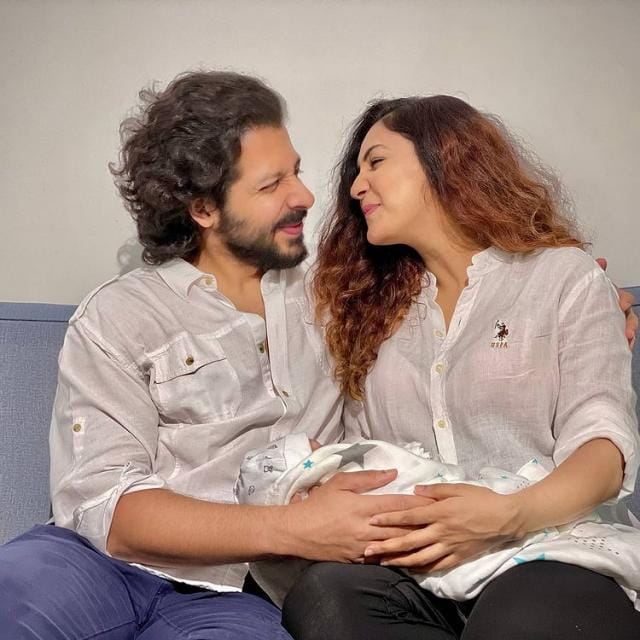 Neeti Mohan And Nihaar Pandya