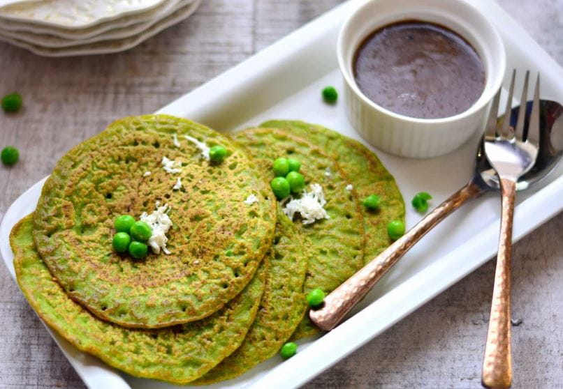 Oats And Matar Cheela