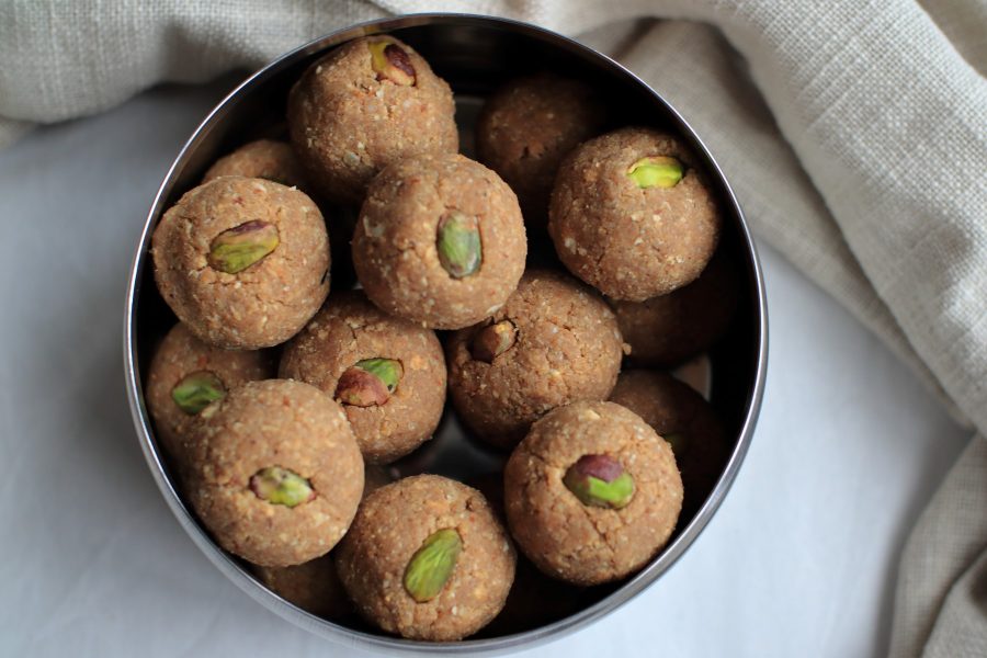 Nariyal-Singhade Ke Aate Ke Laddu