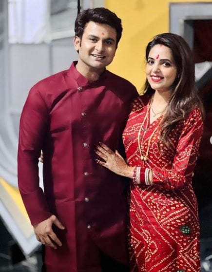 Sugandha Mishra - Sanket Bhosle
