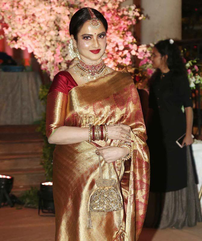  Rekha