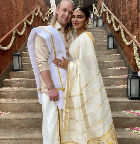 Aashka Goradia Pregnantpagesepsitename%%