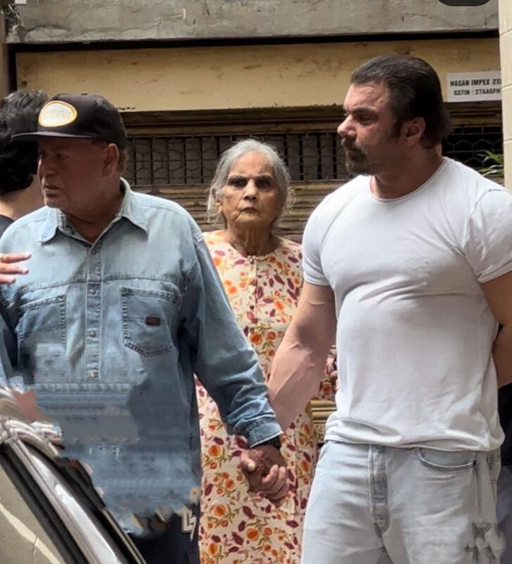 Malaika Arora Father's Death: मलाइका को हिम्मत बंधाने जुटा पूरा खान परिवार, एक्स ससुर सलीम खान पूरी फैमिली के साथ पहुंचे एक्ट्रेस के घर, यूजर्स ने कहा ...
