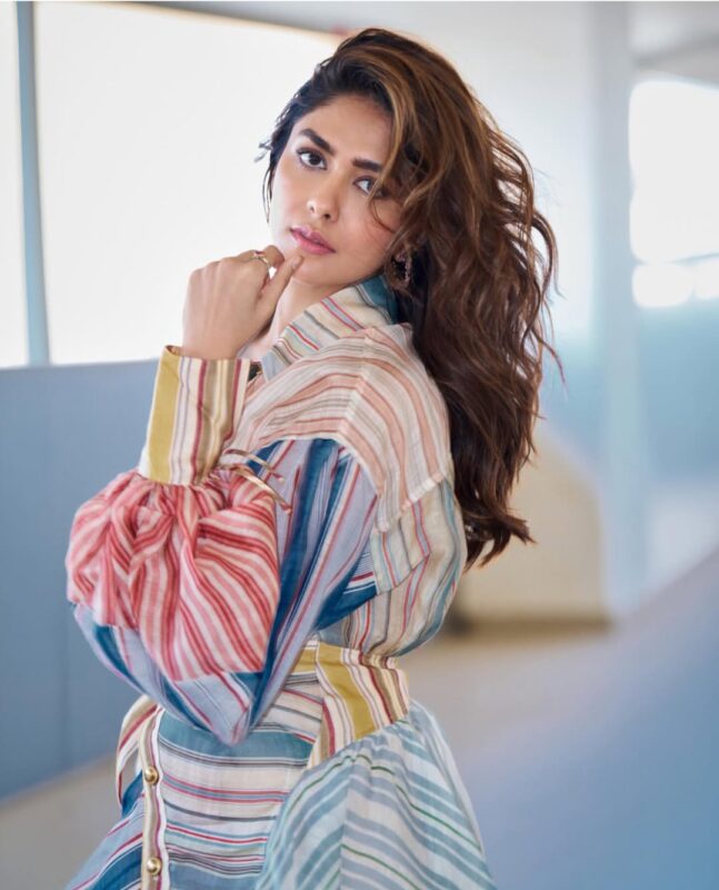 मृणाल ठाकुर