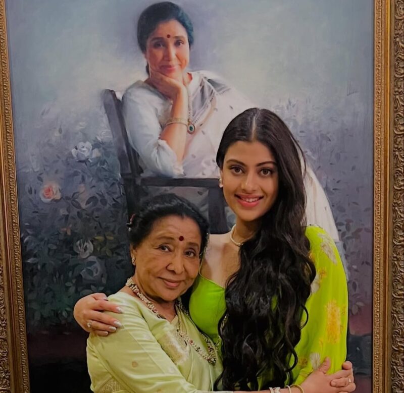 Zanai Bhosle and Asha Bhosle