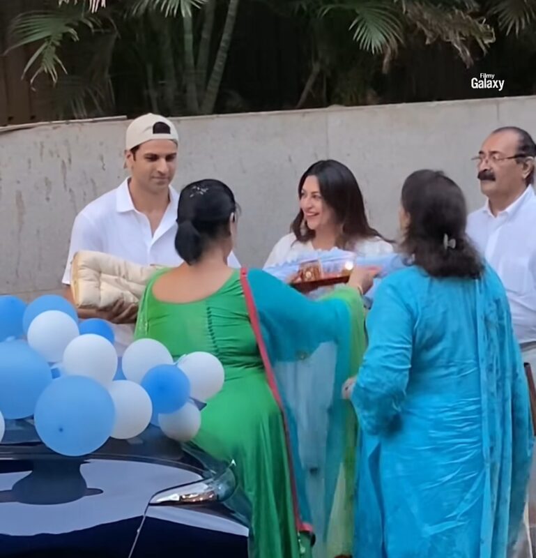 Divyanka Tripathi welcomes twin baby boys