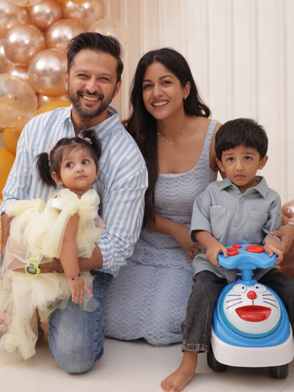 Ishita Dutta with her daughter
