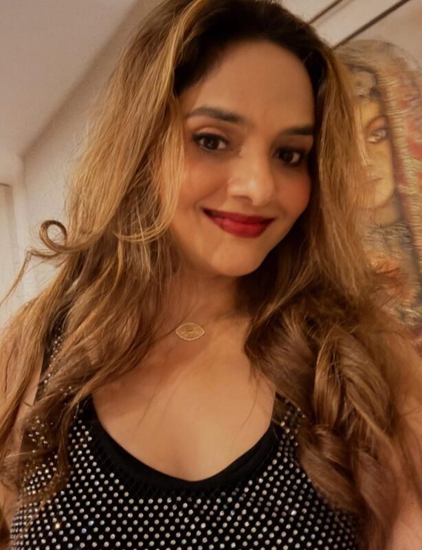 Roja girl Madhoo