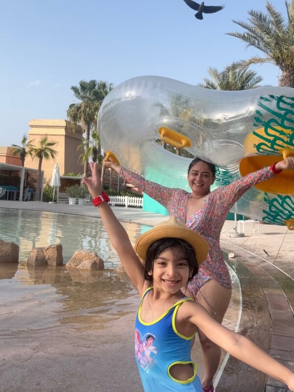 Mahhi Vij with daughter Tara